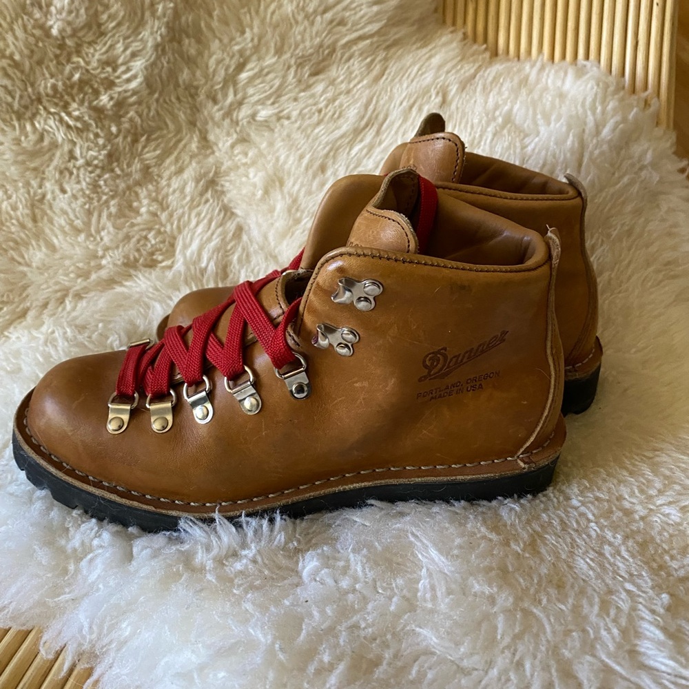 Danner Women’s Mountain Light Hiking Boots - Picture 4 of 7